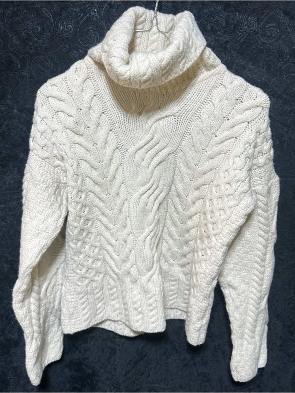 Like NEW! 100% Merino Wool SAOL Ireland M Turtleneck Cable Knit Sweater Cream